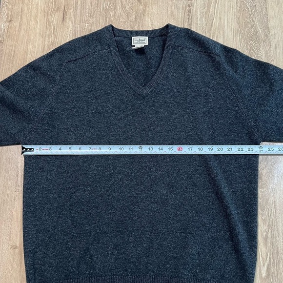 LL Bean Size Large 100% Lambswool Modern Preppy Luxury Gorpcore Outdoors Sweater - Picture 7 of 8